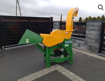 Štěpkovač větví na traktor