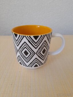 Hrnek s geometrickým vzorem Tchibo 500 ml