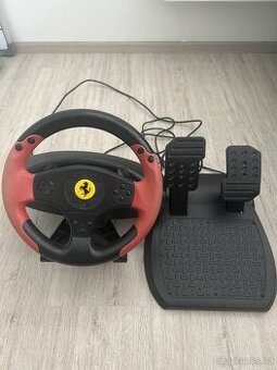 Herní volant s pedály