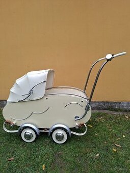 Starožitný kočárek pro miminko č.  202