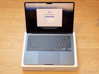 APPLE MacBook Air 13,6" (2022) / M2 / 8GB RAM / 512GB / CZ 