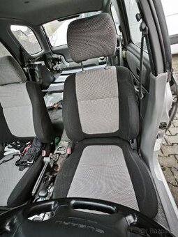 Kompletní sedačky Subaru Impreza první generace