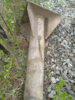 železné nosníky roury