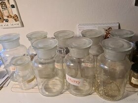 Sklenice se zabroušeným závitem