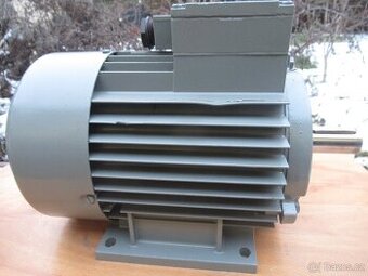 NEPOUŽITÝ patkový elektromotor 380V.2,2kw-2860ot.Mohelnice.
