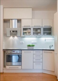 Kuchyňská linka včetně spotřebičů