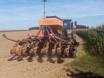 Mzuri secí stroj-strip till (pásové zpracování půdy)no till