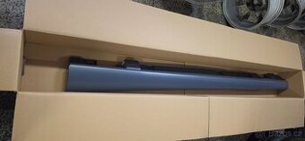 Nový originální venkovní levý  práh Mercedes C (W206)