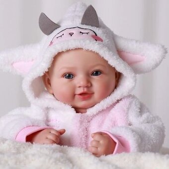 Realistická Reborn panenka ovečka