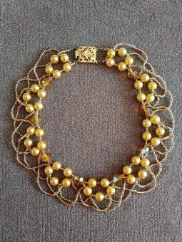 Slavnostní bižuterie na krk