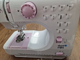 Šicí stroj Lucznik Mini vč. chrániče prstů