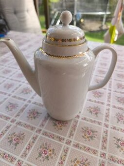 Porcelánová konvička