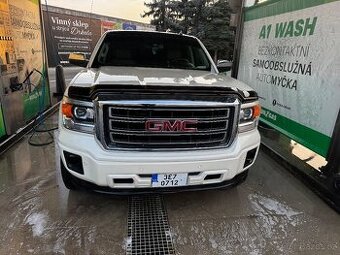 GMC SIERRA DENALI