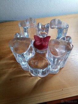 Skleněný svicen šest srdcí