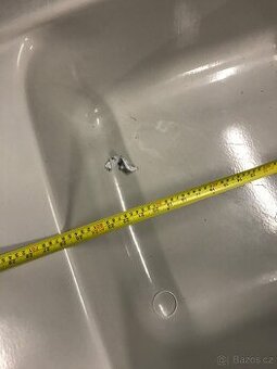 WC, bidet, sprchová vanička, umyvadlo s bat., odkl. police