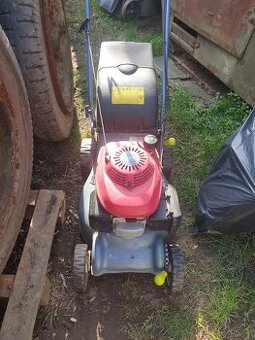 Honda IZY 2.9kw rok 2004