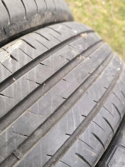Goodyear 205/60/16 2ks