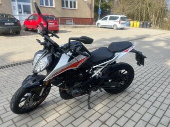 KTM duke 390