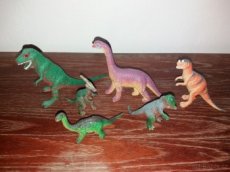 Dinosauři, dřevěné postavičky a set na plážový tenis - 1