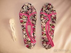 Nové boty - vzor květiny