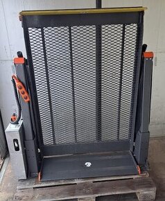 Hydraulická plošina Dhollandia DHPH2 pro vozíčkáře