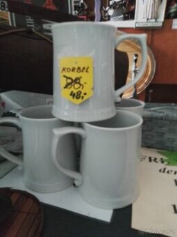 Porcelánový korbel