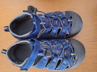 Keen sandály 35