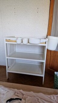 Přebalovací pult Ikea