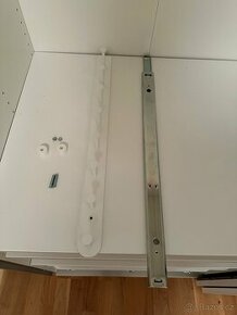 Výsuvný věšák do skrine Ikea - 1