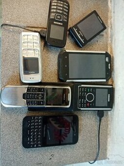 Mobilní telefony
