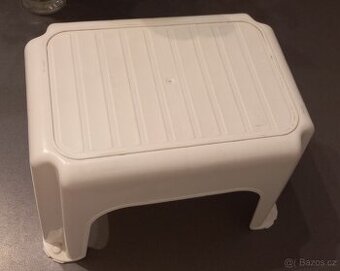 Dětská stolička s nosností 100kg. Bílá jako nová - 1