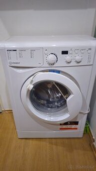 Indesit stáří 2 roky