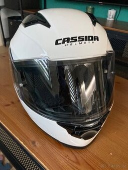Helma na motorku Cassida Apex bílá velikost S