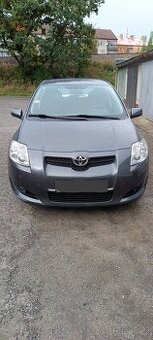 Toyota Auris 2,0 D-4D - výborný stav
