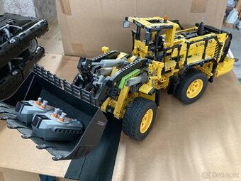 LEGO technic 42030 - VOLVO L350F nakladač bagr