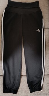 Tepláky Adidas