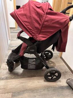 Sportovní kočárek Britax bordó