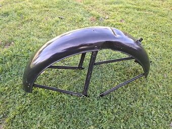 Přední blatník pérák komunista