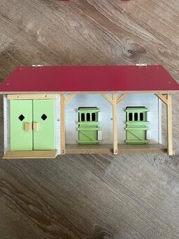 Dřevěná stáj pro koníky s garaží