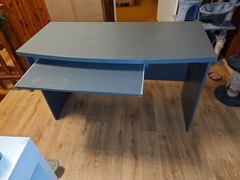 Prodám psací - herní stůl 400kč