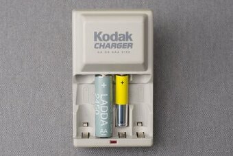 Nabíječka KODAK K600E, aku NiMH pro AA, AAA baterií