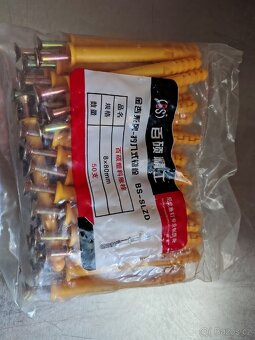 Natloukací hmoždinky 8x80mm bal. 50ks