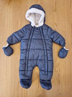 Zimní overal / kombinéza s rukavicemi a s kožíškem