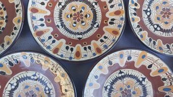 Bulharská keramika - talíře, tácy, hrnky, karafa ...