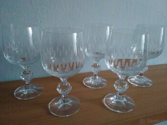 Prodám skleničky na víno 5 kusů za 100 Kč