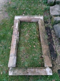 Prodám stará kamenná futra