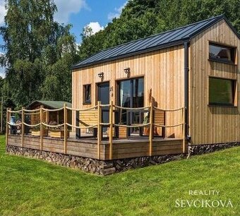 Kompletně zařízený tiny house s terasou v Boho stylu, 22 m2