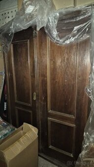 Stará skříň k repasi