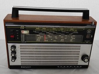 Retro rádio pro sběratele