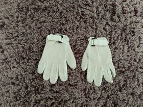 Bílé jezdecké rukavice